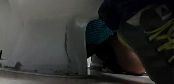  Guy sucking and wanking in toilet-3